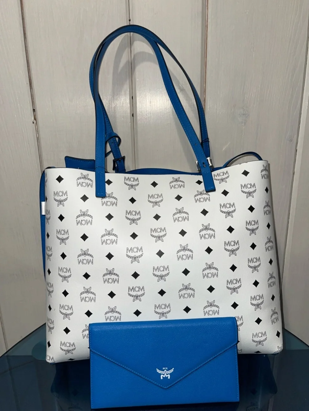 MCM Tote Himmel Shopper Embossed Logo Leather New Munich Blue NWT full inclusion - Picture 4 of 17